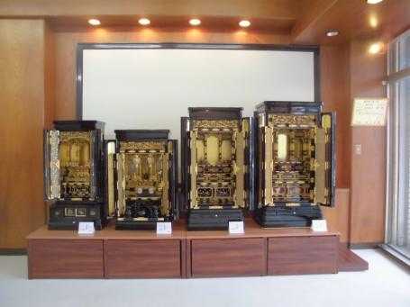 様々なサイズ・スタイルの金仏壇