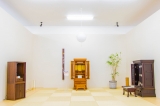 モダンデザインの仏壇・家具調仏壇やスタンダードなお仏壇もご用意